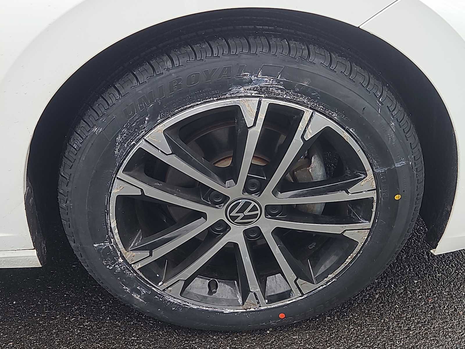 Used 2023 Volkswagen Jetta Sport image 9