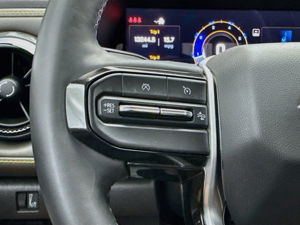 Used 2024 Chevrolet Colorado ZR2 w/ ZR2 Convenience Package III AWD/4WD image 11