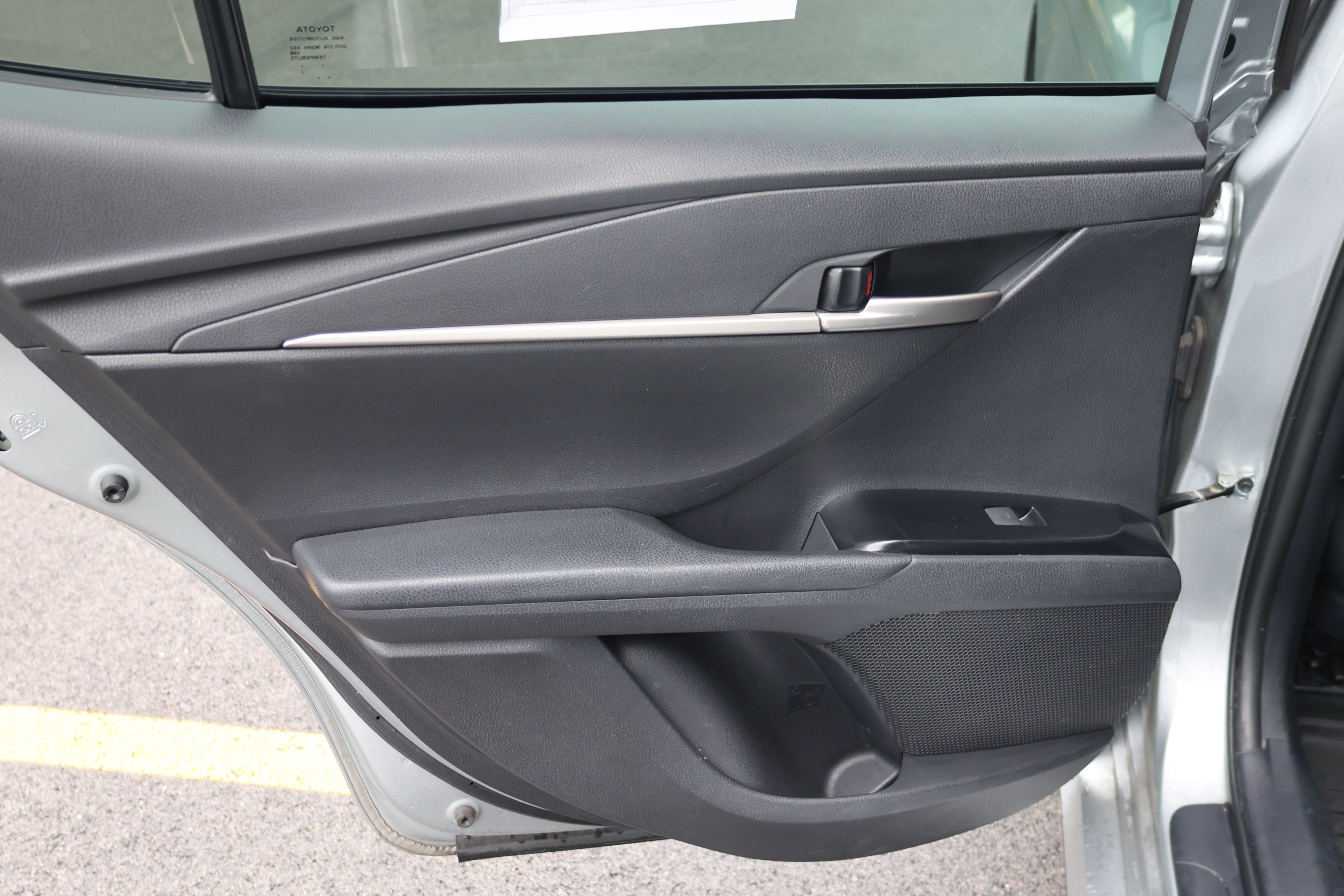 Used 2025 Toyota Camry LE FWD image 14