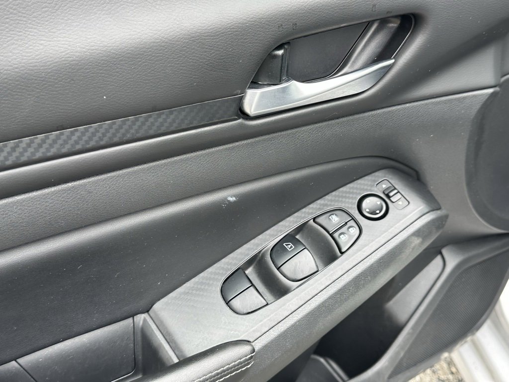 Used 2024 Nissan Altima 2.5 SV image 13