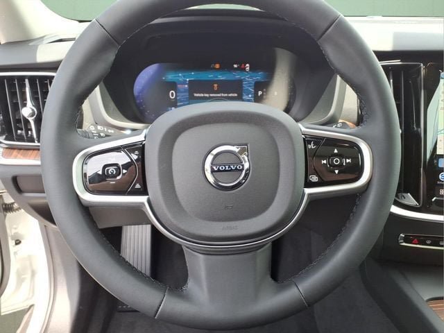New 2026 Volvo V60 B5 Cross Country Plus w/ Climate Package AWD/4WD image 17