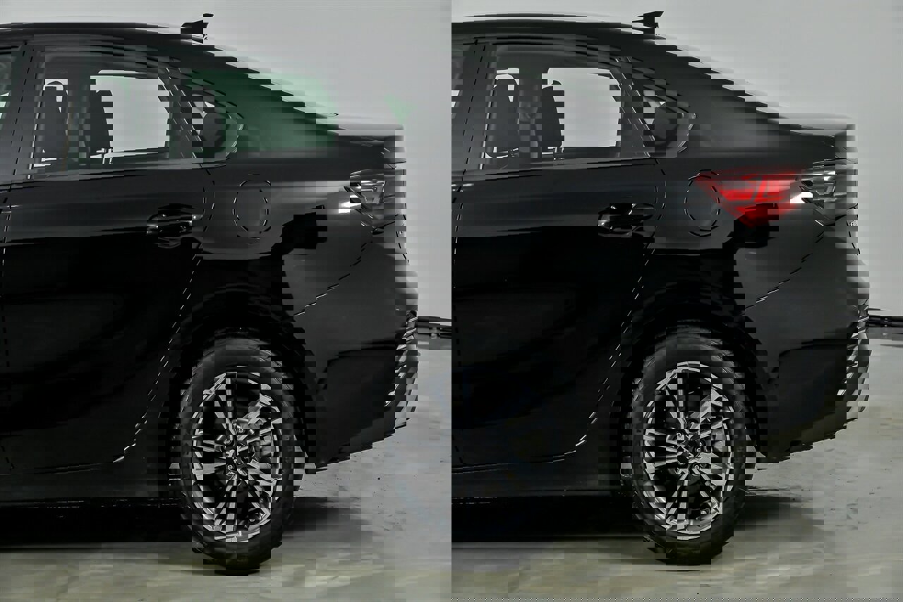 Used 2024 Kia Forte LXS image 9