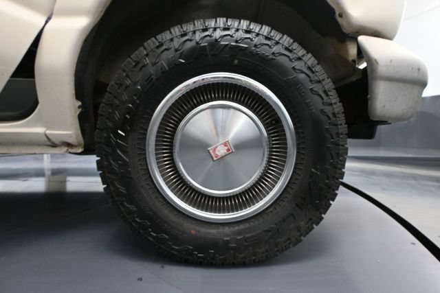 Used 1995 Ford E-150 and Econoline 150 Club Wagon RWD image 14