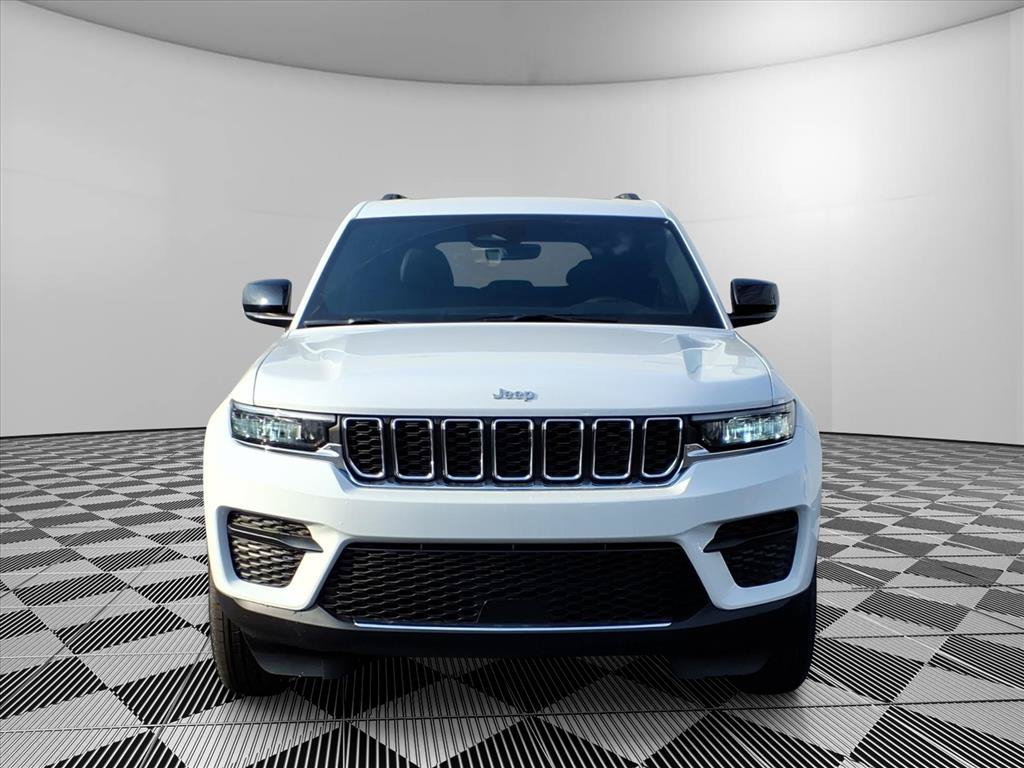 New 2025 Jeep Grand Cherokee Laredo X w/ Luxury Tech Group I RWD image 2