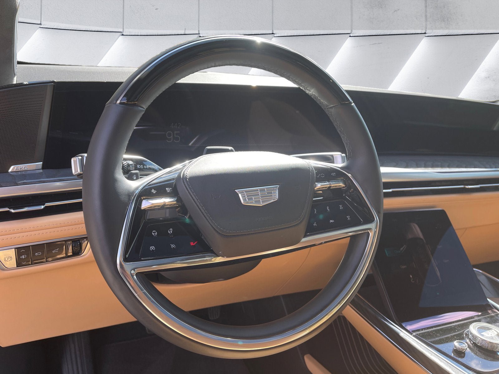 Used 2025 Cadillac Escalade IQ Luxury 2 w/ LPO, Etrunk Organizer Package AWD/4WD image 13