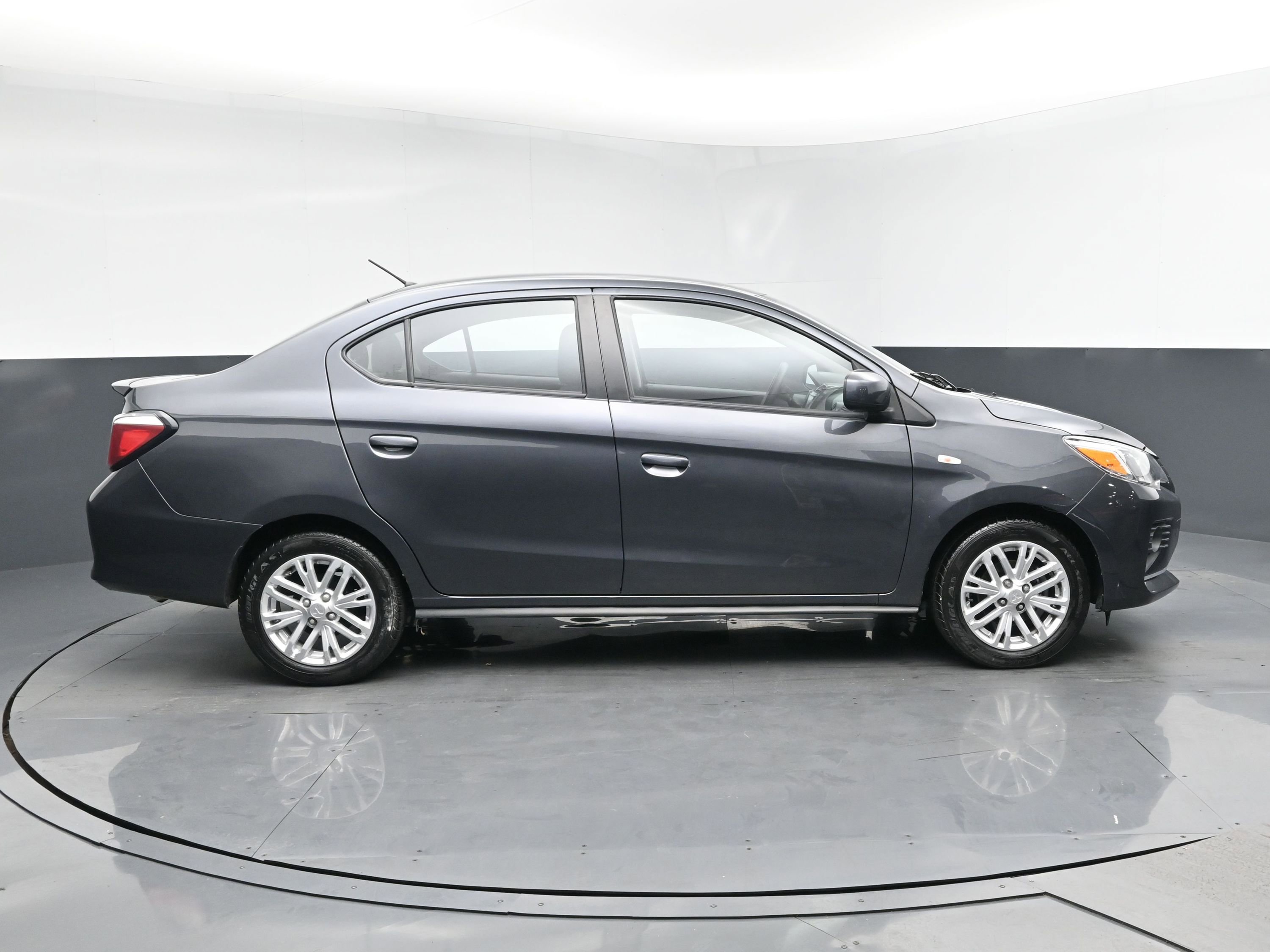 Used 2024 Mitsubishi Mirage G4 ES image 3