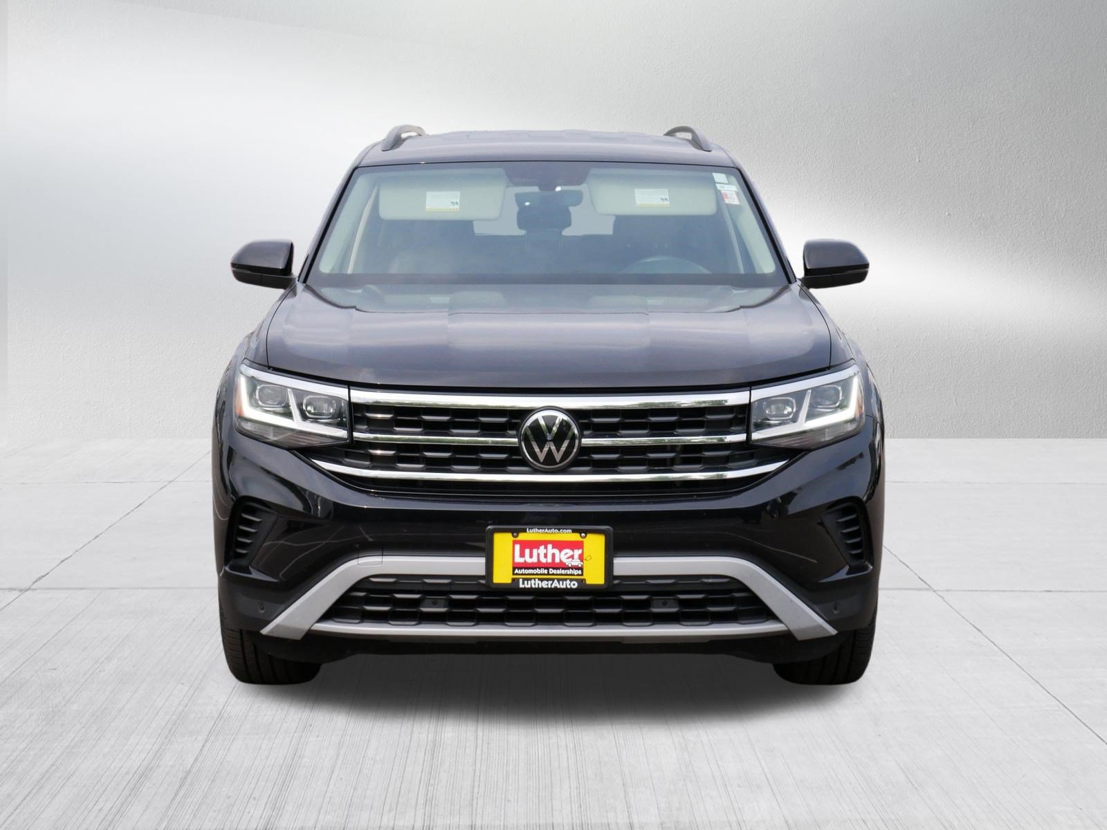Used 2023 Volkswagen Atlas SE AWD/4WD image 2