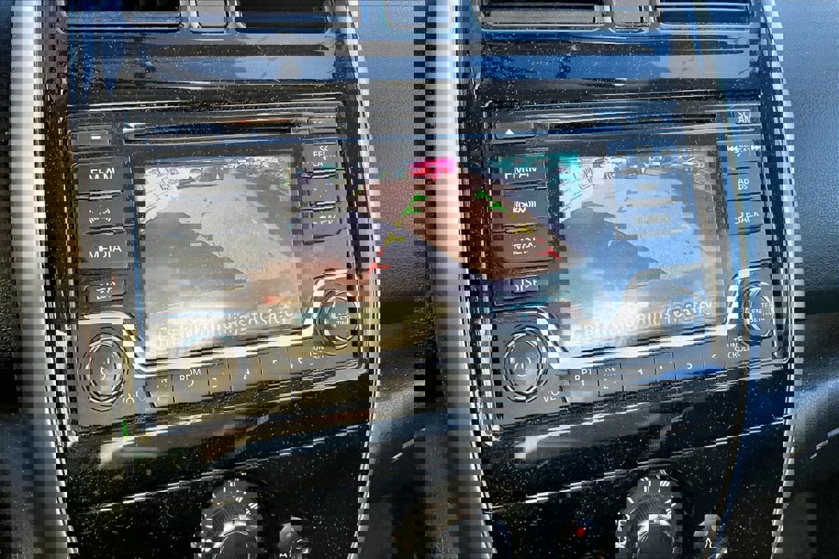 Used 2015 Nissan Versa Note SV w/ SV Convenience Package image 21