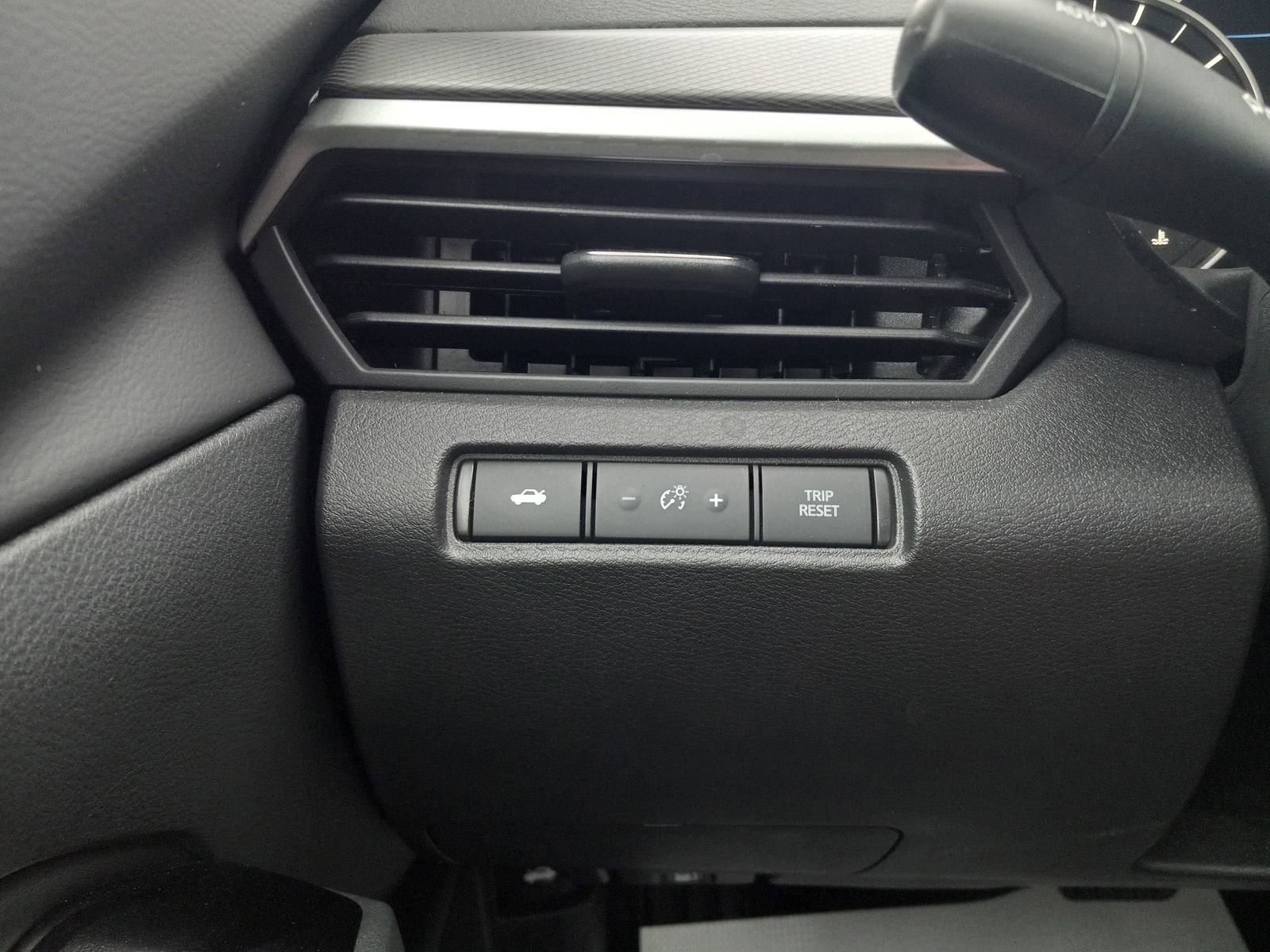 Used 2025 Nissan Altima 2.5 SR image 23