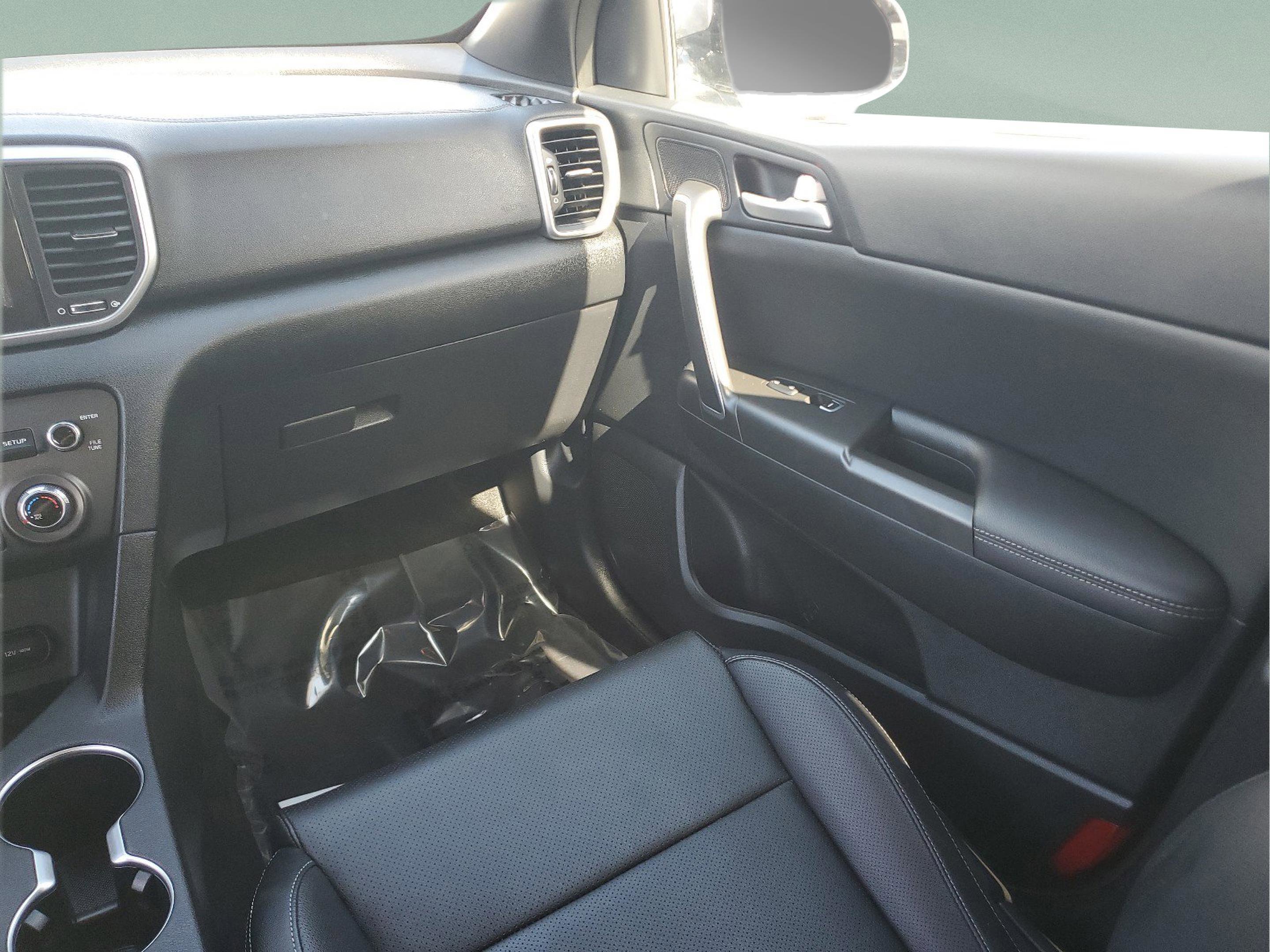 Used 2020 Kia Sportage S image 16