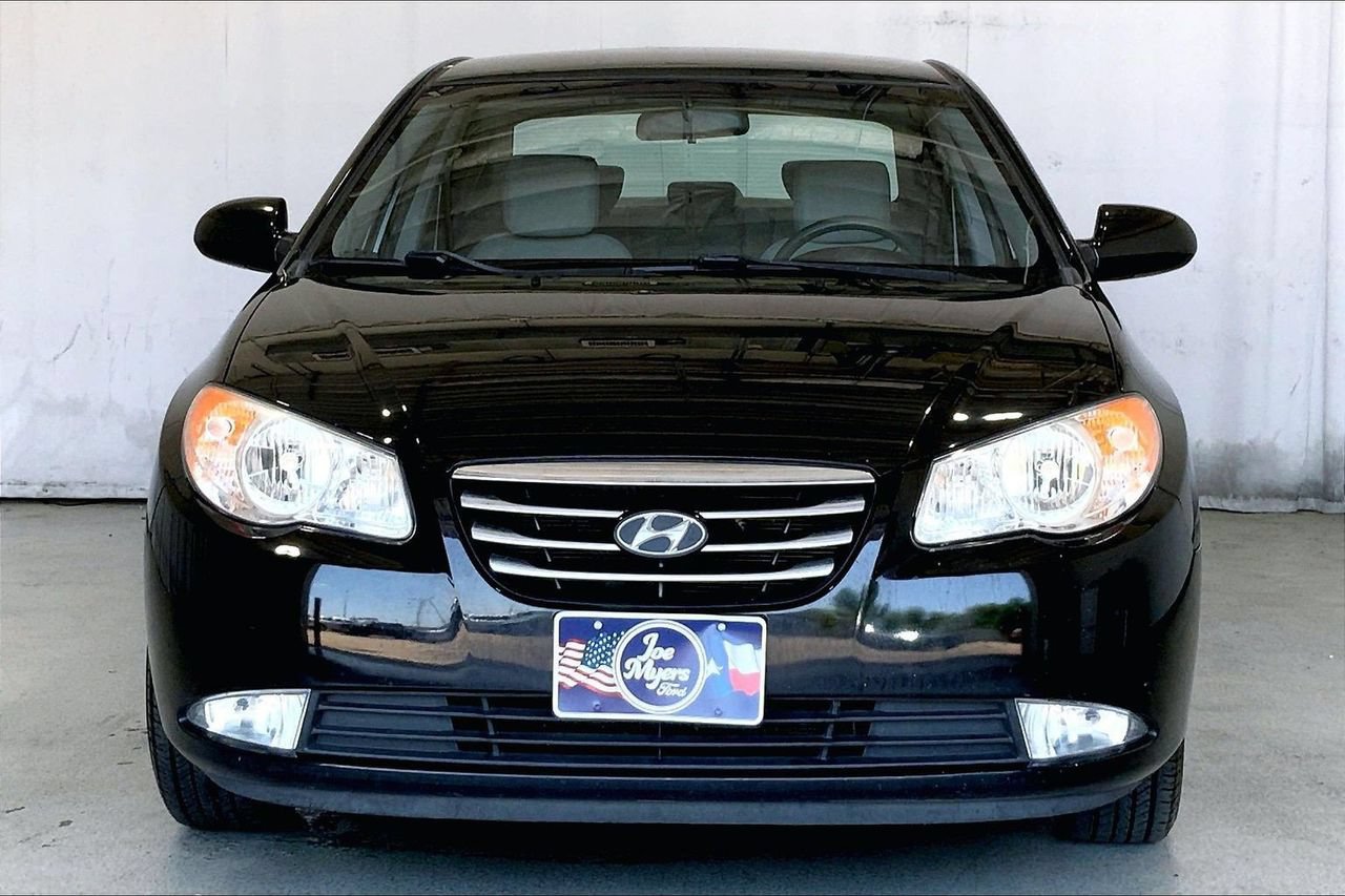 Used 2010 Hyundai Elantra GLS FWD image 2