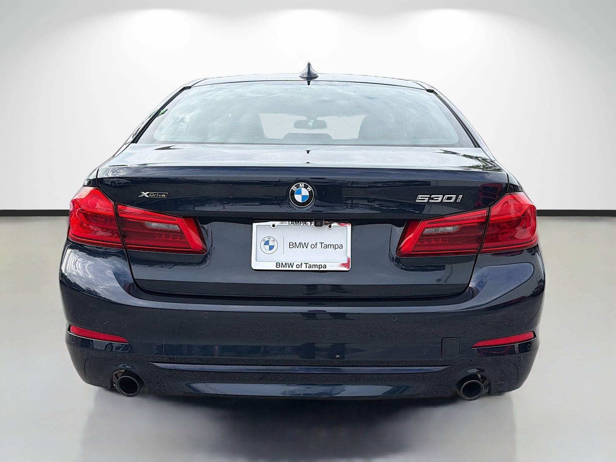 Used 2020 BMW 530i xDrive w/ Convenience Package AWD/4WD image 4