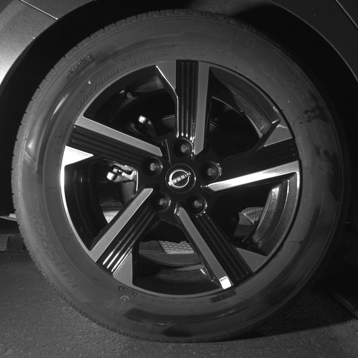 Used 2025 Nissan Sentra SV image 15