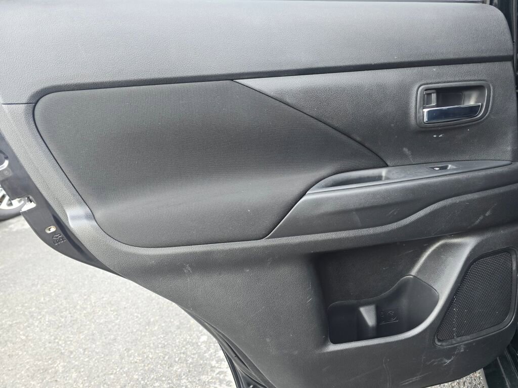 Used 2018 Mitsubishi Outlander ES FWD image 20