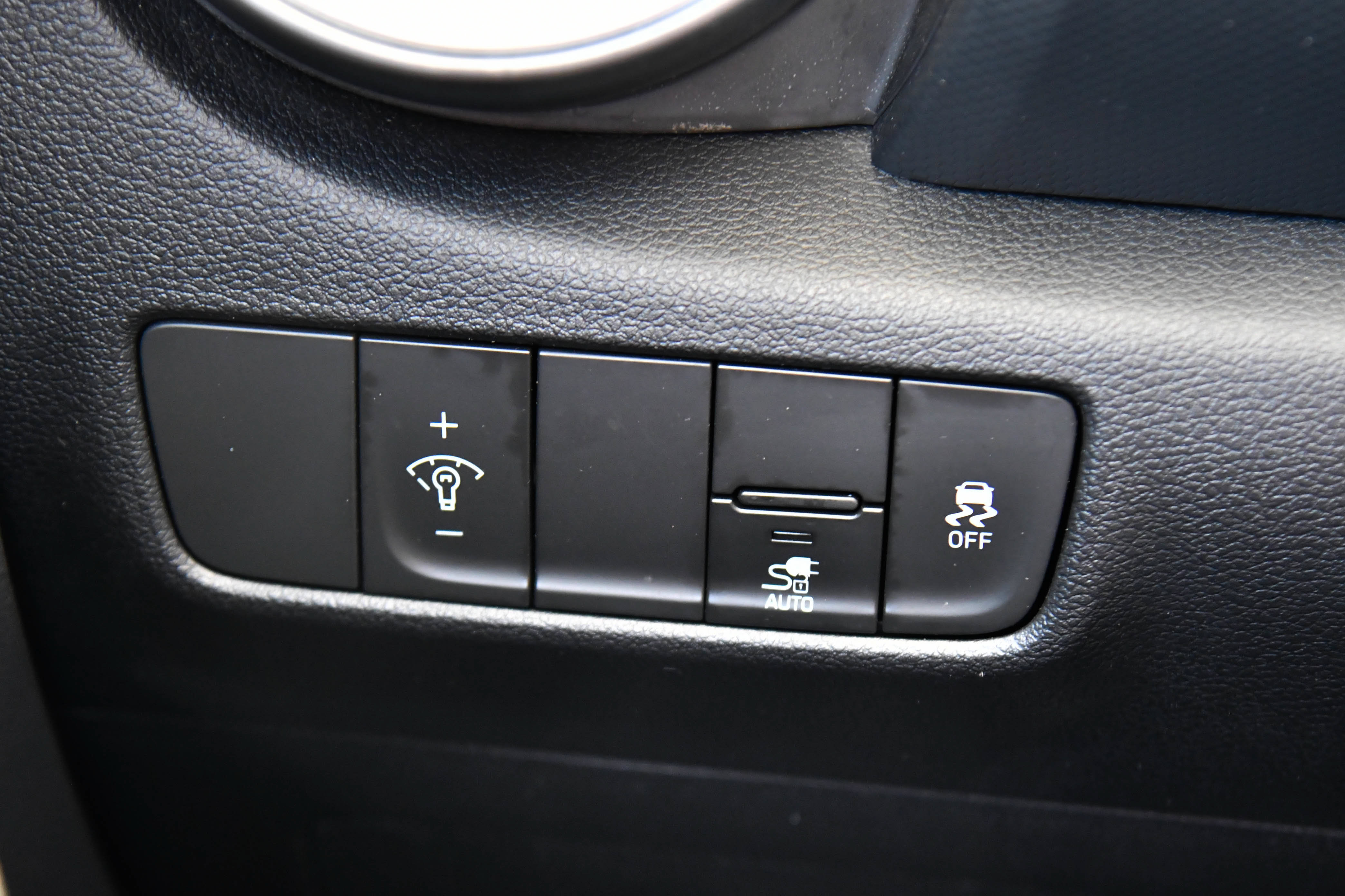 Used 2023 Hyundai Kona SEL FWD image 34
