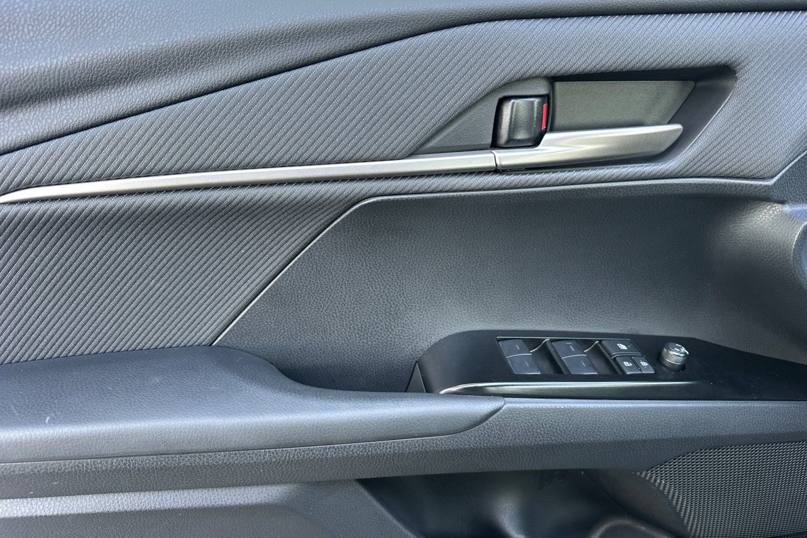 Used 2026 Toyota Camry SE image 13