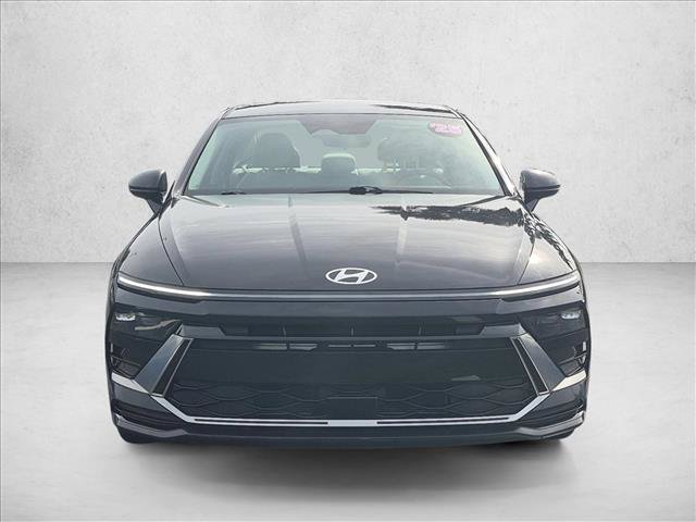 Used 2025 Hyundai Sonata SEL FWD image 2