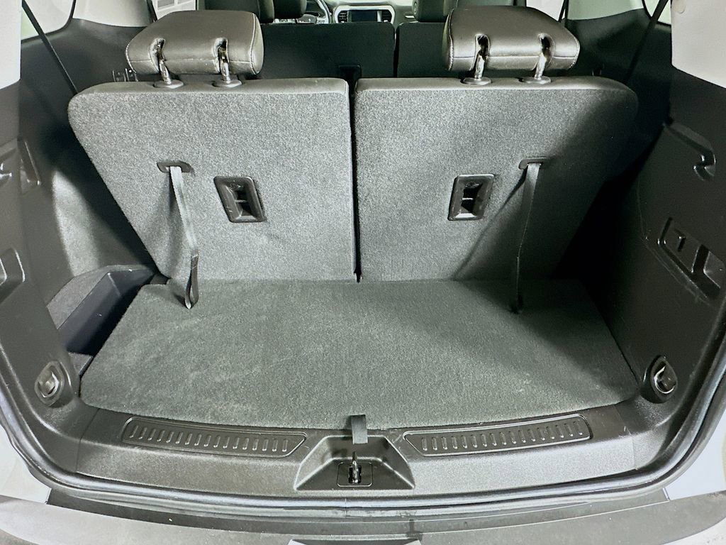 Used 2023 GMC Acadia SLT w/ Technology Package image 36