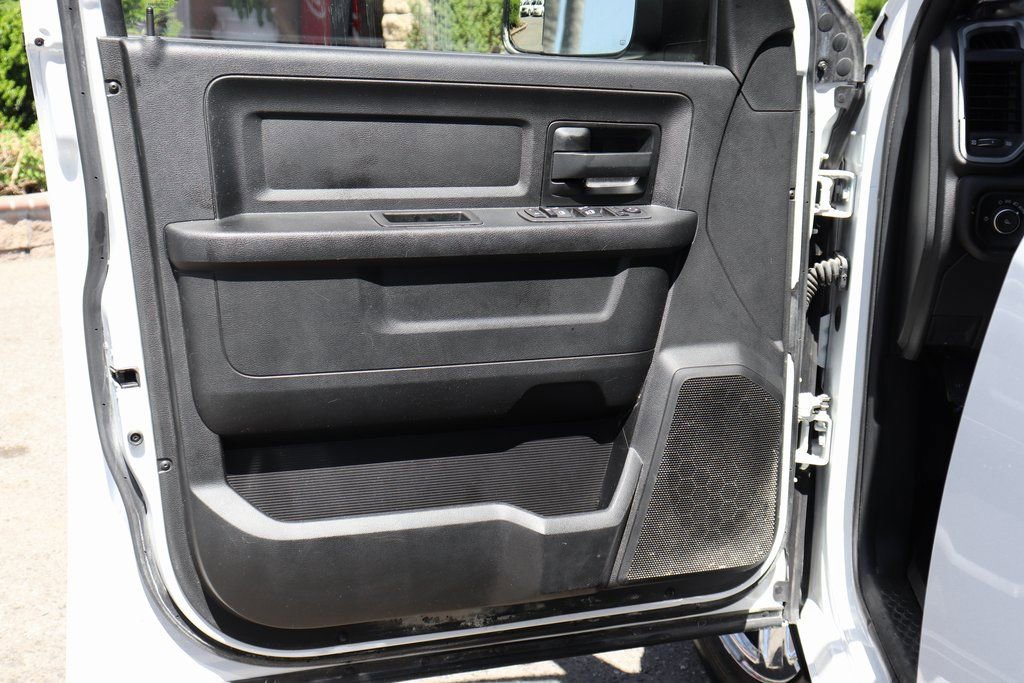 Used 2021 RAM 2500 Tradesman w/ Chrome Appearance Group image 16