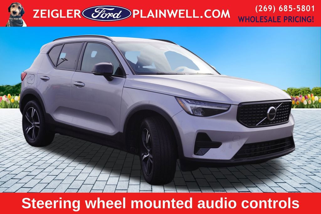 Used 2024 Volvo XC40 B5 Core image 7