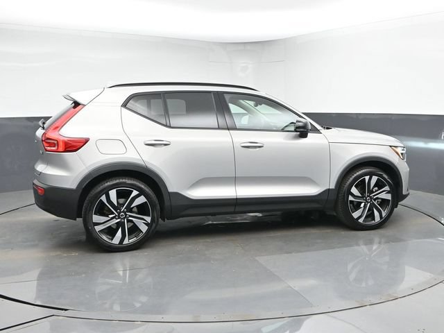 Used 2023 Volvo XC40 B5 Ultimate w/ Protection Package Premier AWD/4WD image 9