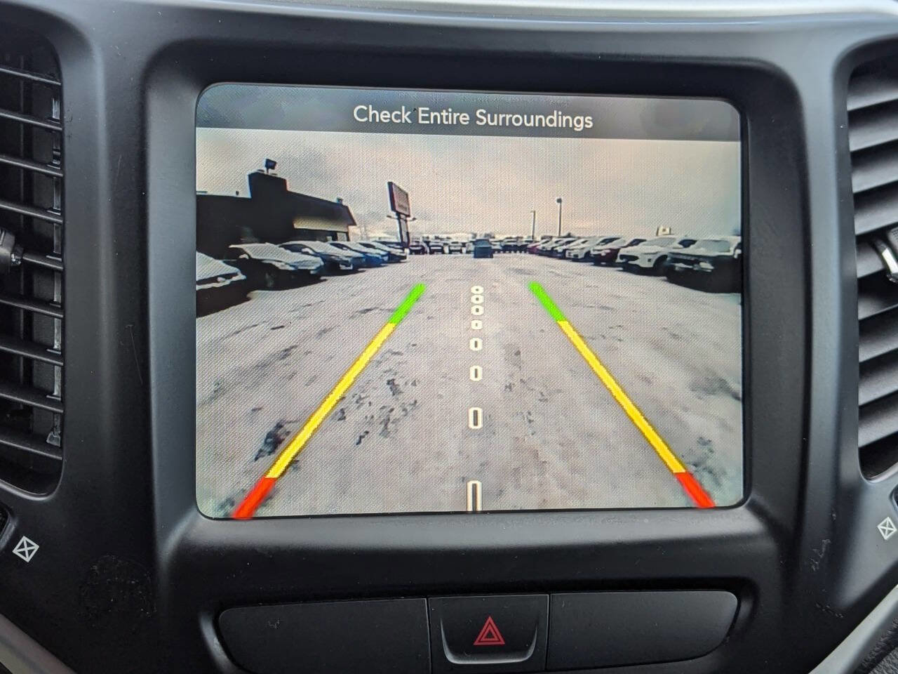 Used 2016 Jeep Cherokee Trailhawk w/ Cold Weather Group image 21