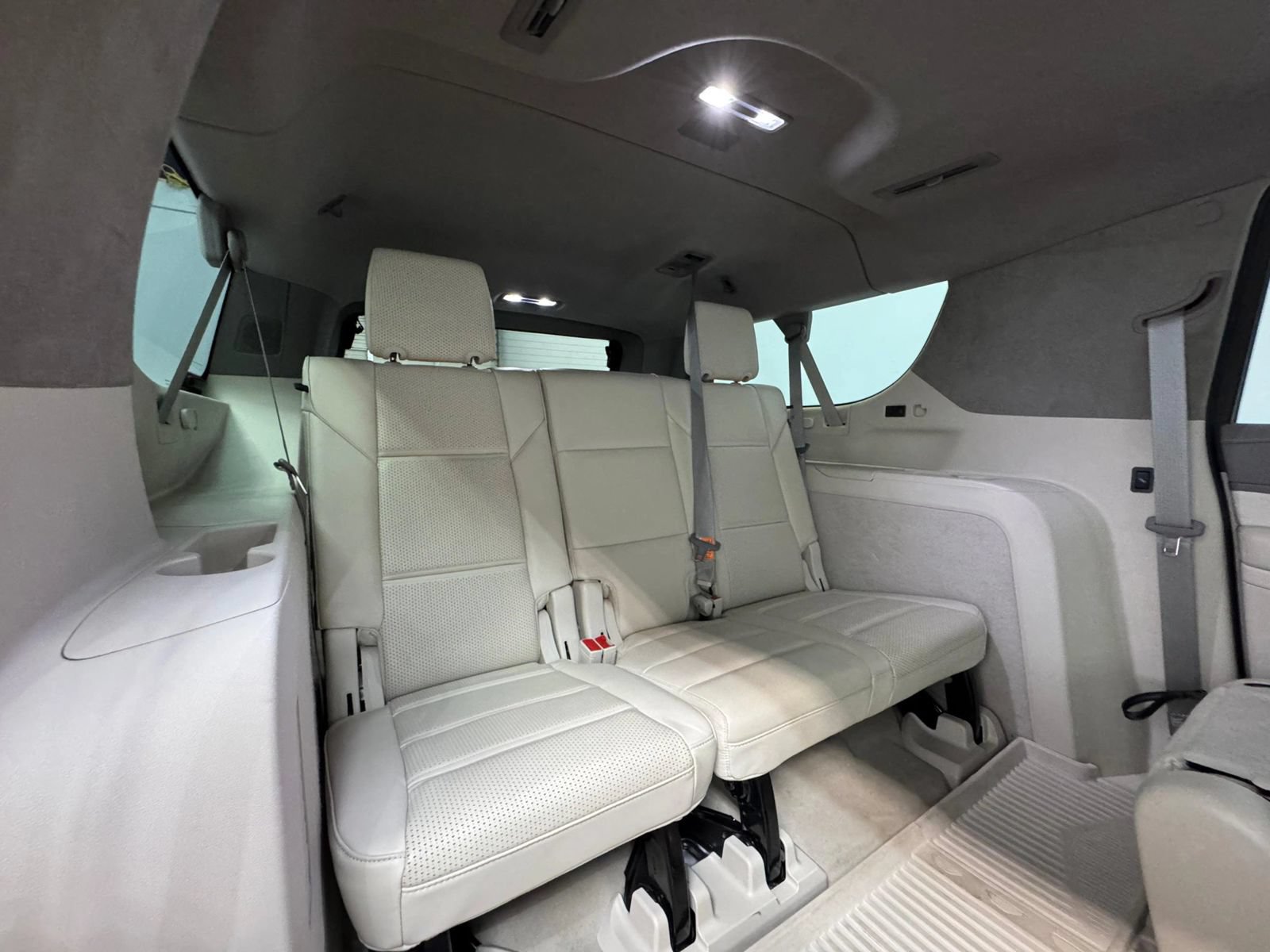 Used 2023 Cadillac Escalade ESV Sport Platinum w/ Heavy-Duty Trailer Package AWD/4WD image 24