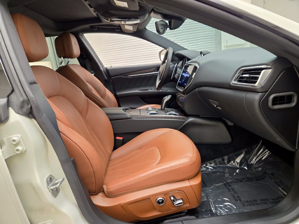 Certified 2023 Maserati Ghibli Modena RWD image 23