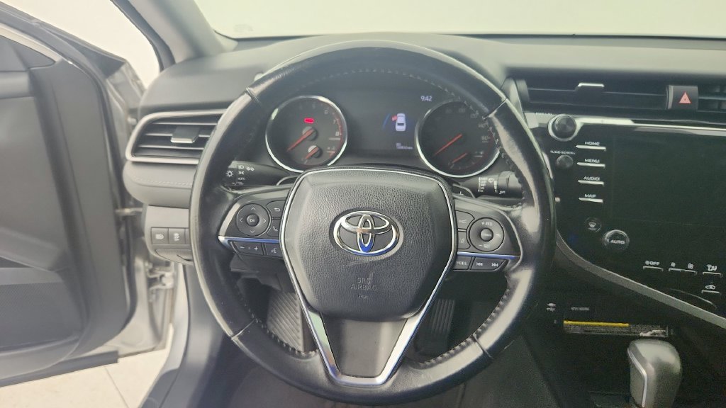 Used 2019 Toyota Camry XSE FWD image 17