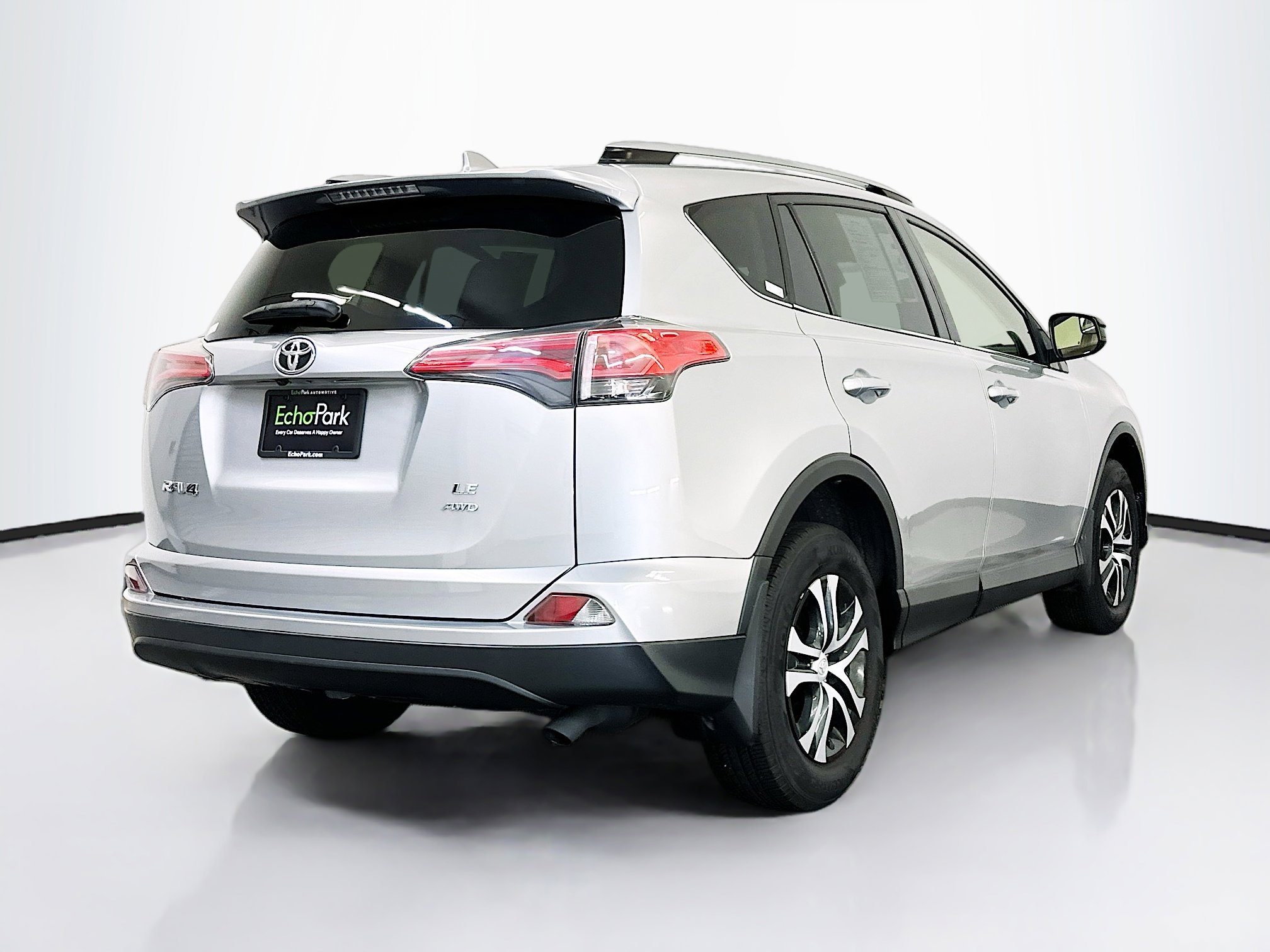 Used 2018 Toyota RAV4 LE w/ All Weather Liner Package AWD/4WD image 9