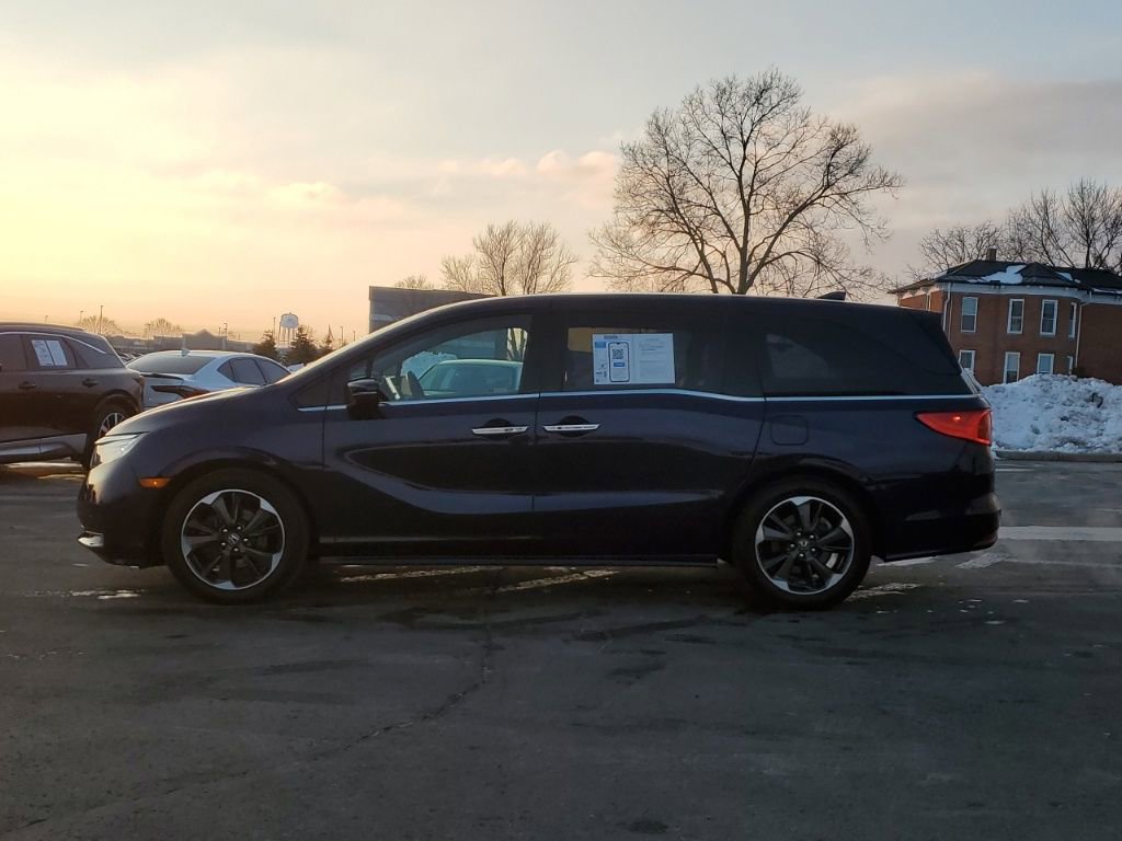 Used 2023 Honda Odyssey Elite image 2