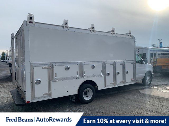 New 2026 Ford E-450 and Econoline 450 Super Duty w/ Power Equipment Group RWD image 12