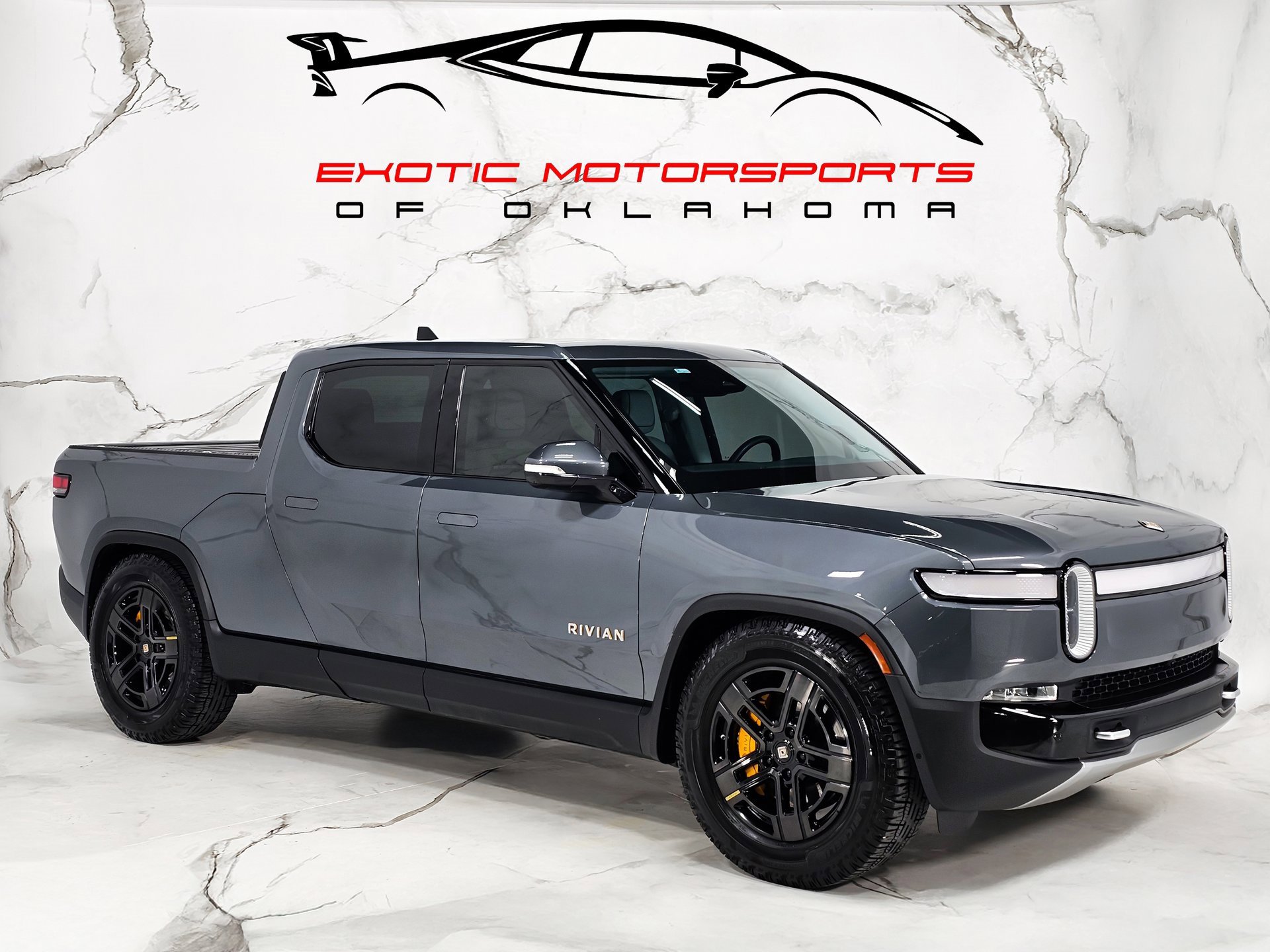 Used 2022 Rivian R1T Adventure image 1