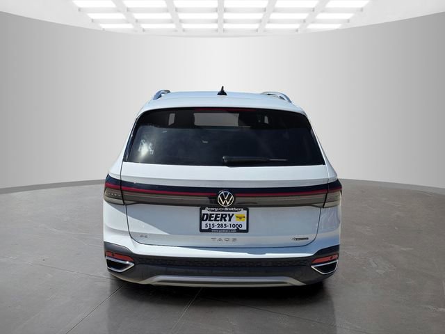 Used 2025 Volkswagen Taos SE AWD/4WD image 7