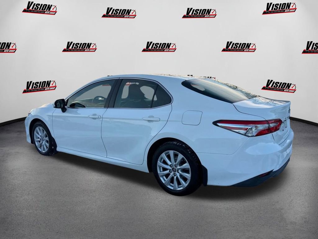 Used 2018 Toyota Camry LE image 7