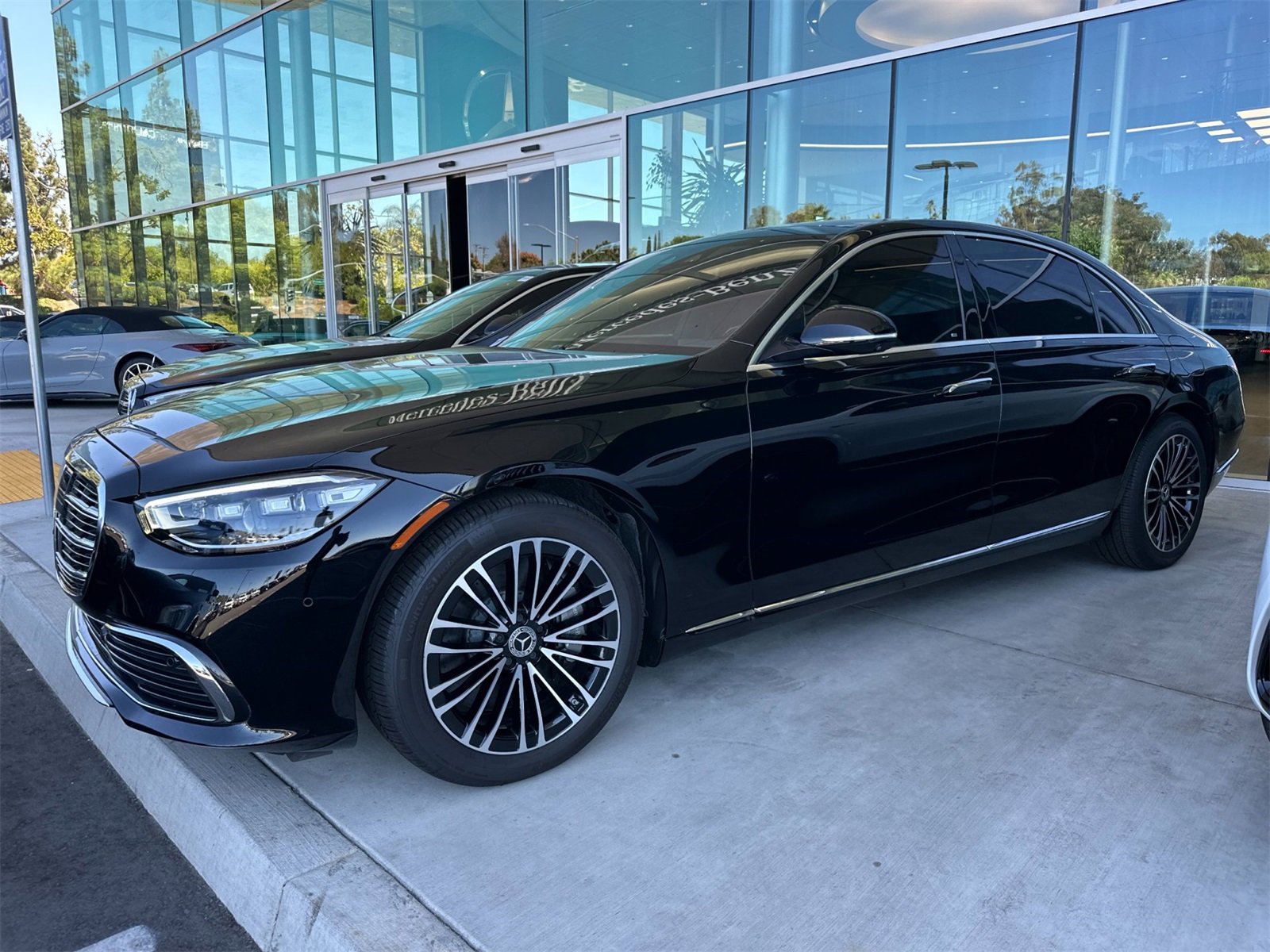 New 2024 Mercedes-Benz S 580e 4MATIC Sedan image 6