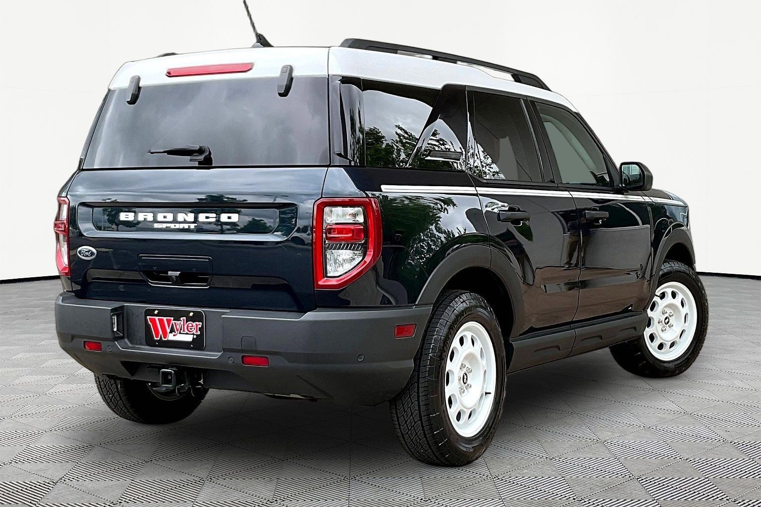 Used 2023 Ford Bronco Sport Heritage w/ Heritage Convenience Package AWD/4WD image 6
