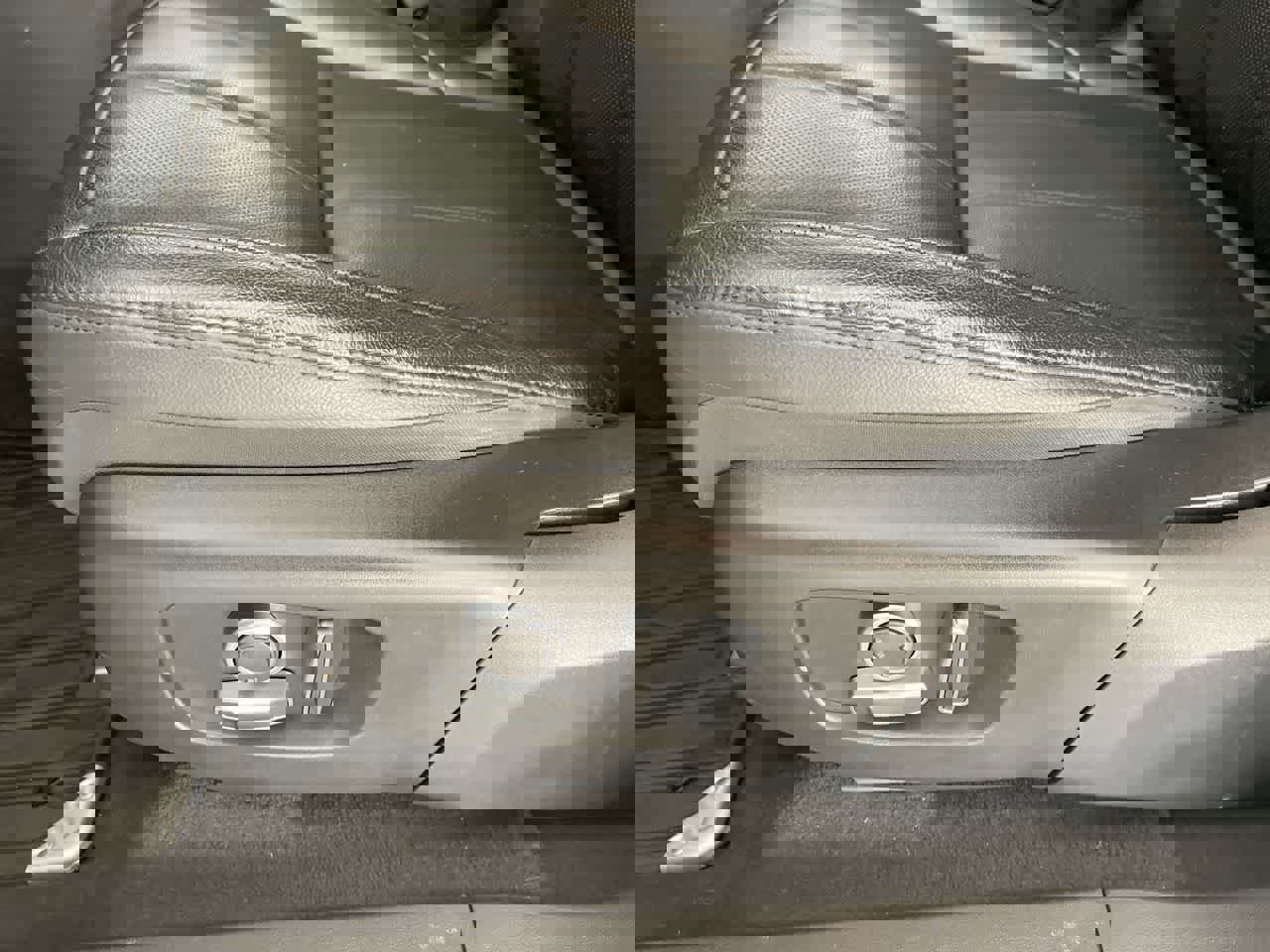 Used 2022 Land Rover Range Rover Evoque S image 12