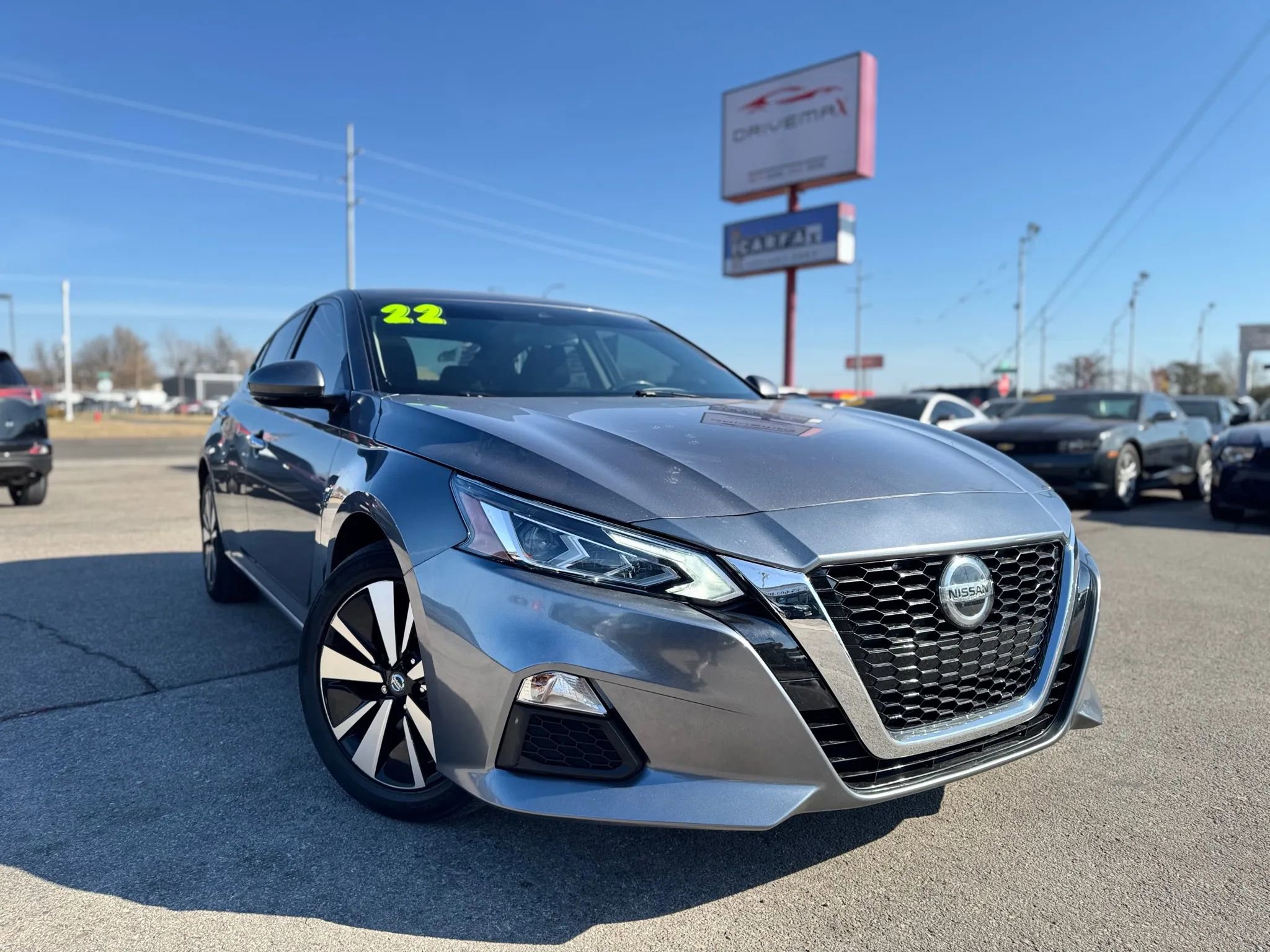 Used 2022 Nissan Altima 2.5 SV w/ SV Premium Package image 1