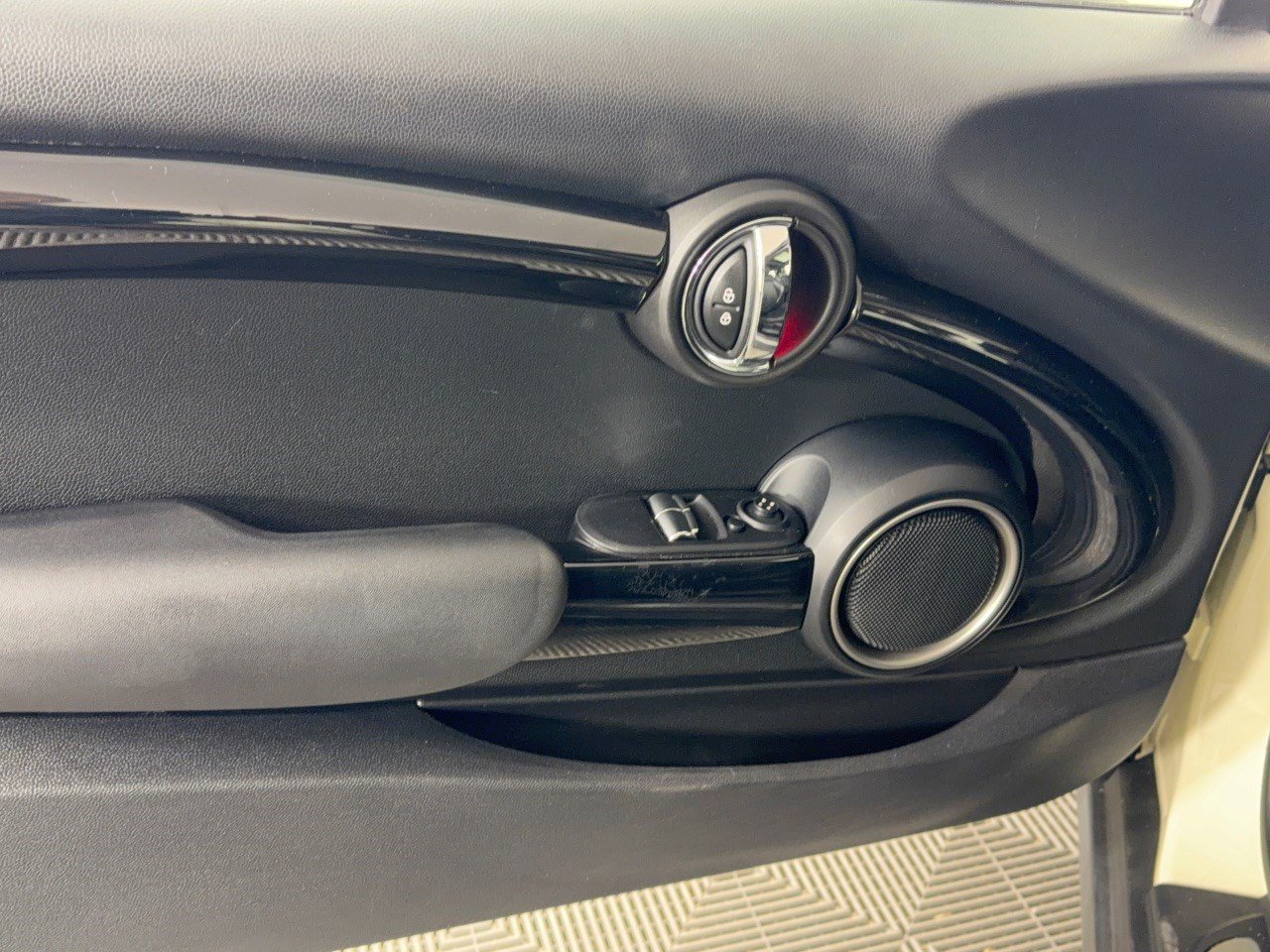 Used 2014 MINI Cooper S FWD image 14