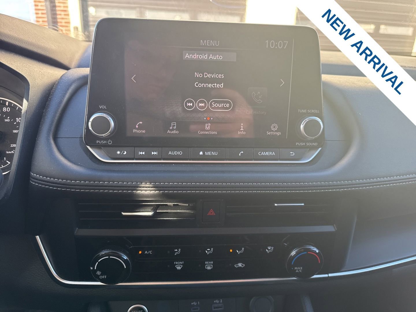 Used 2023 Nissan Rogue S image 22