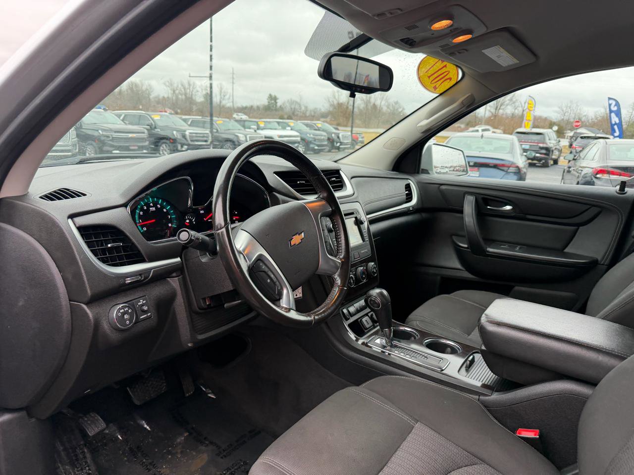 Used 2017 Chevrolet Traverse LT w/ Style and Technology Package image 13