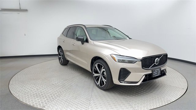 Certified 2025 Volvo XC60 B5 Ultra w/ Protection Package Premier image 8