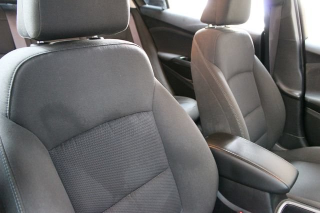 Used 2016 Chevrolet Cruze LT FWD image 10