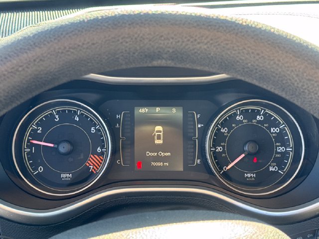Used 2014 Jeep Cherokee Sport FWD image 22