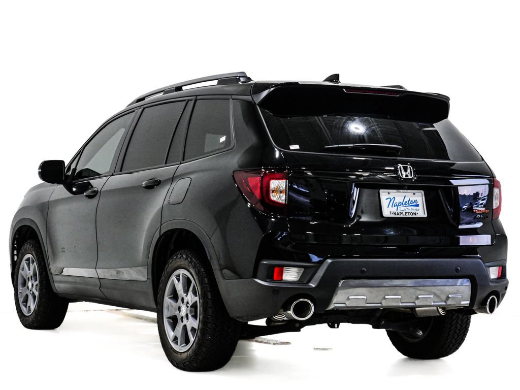 Used 2025 Honda Passport TrailSport image 9