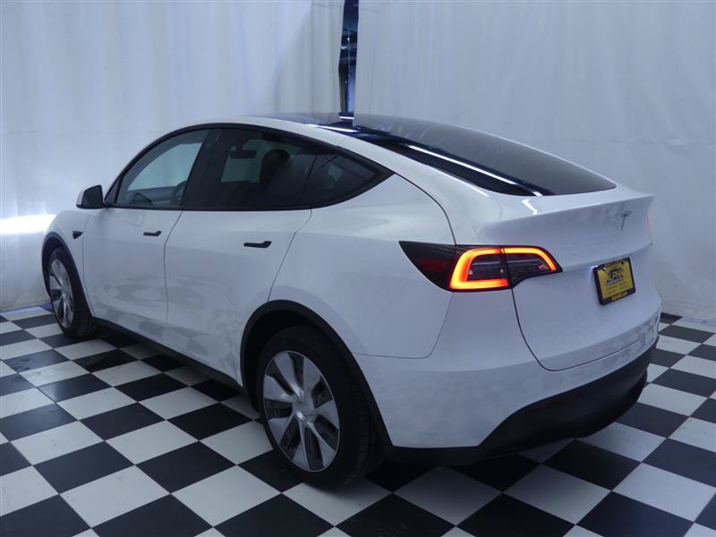 Used 2023 Tesla Model Y Long Range AWD/4WD image 4