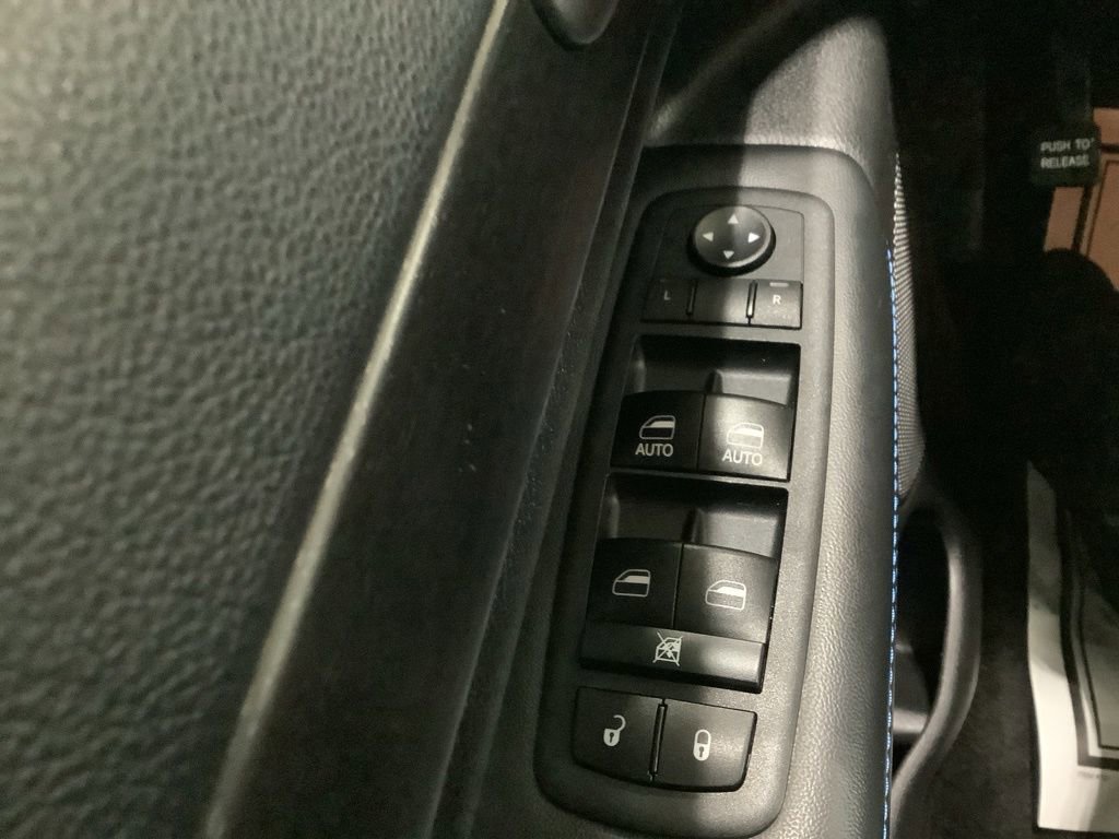 Used 2018 Jeep Grand Cherokee Laredo image 16