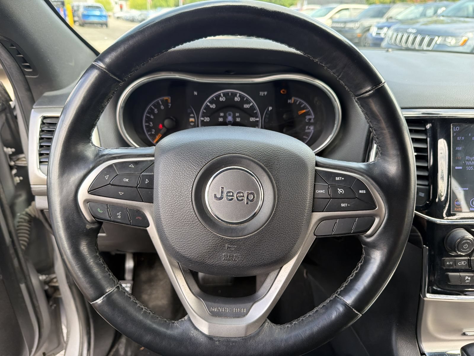 Used 2019 Jeep Grand Cherokee Laredo w/ Security & Convenience Group AWD/4WD image 25