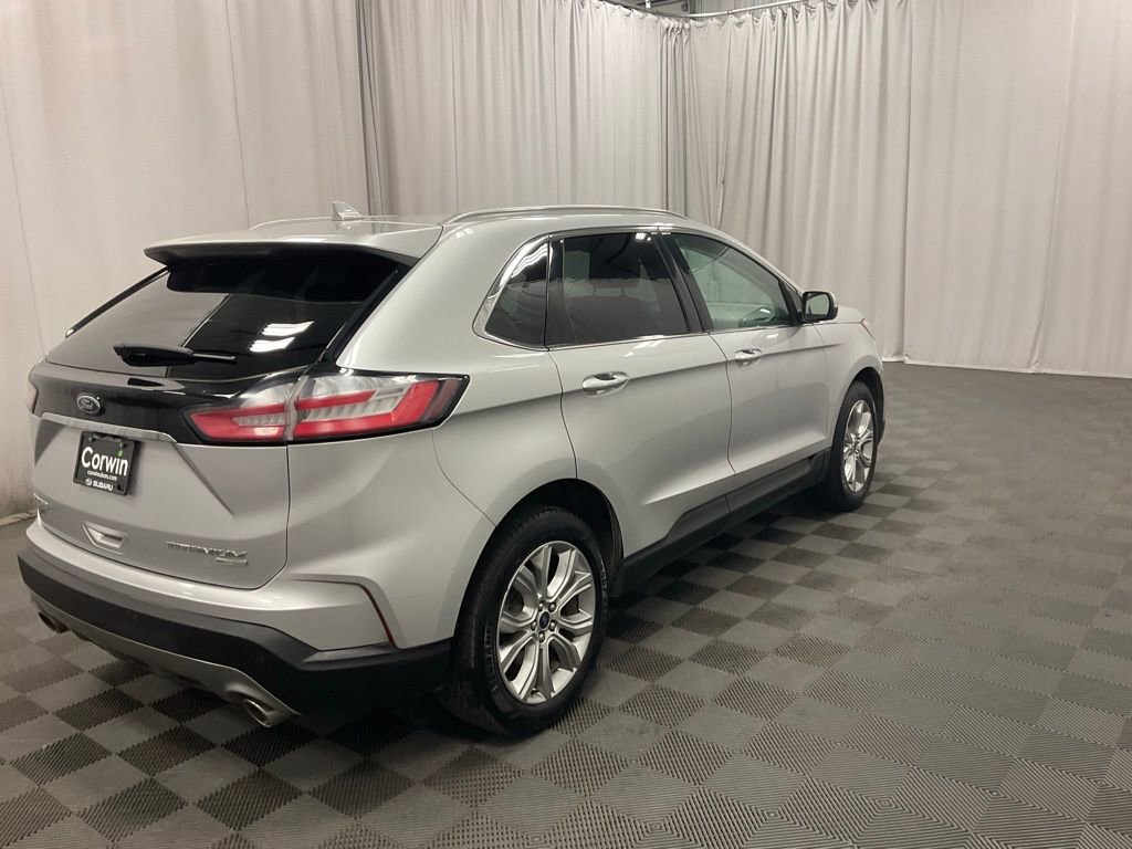 Used 2019 Ford Edge Titanium image 3